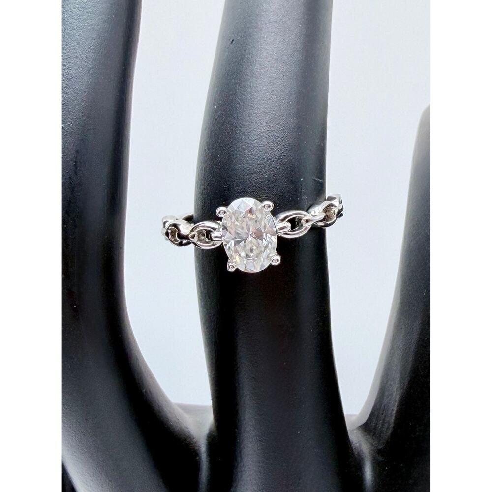 Sterling Silver Chain Link Oval Solitaire Ring – Moissanite / CZ, Size 5.25